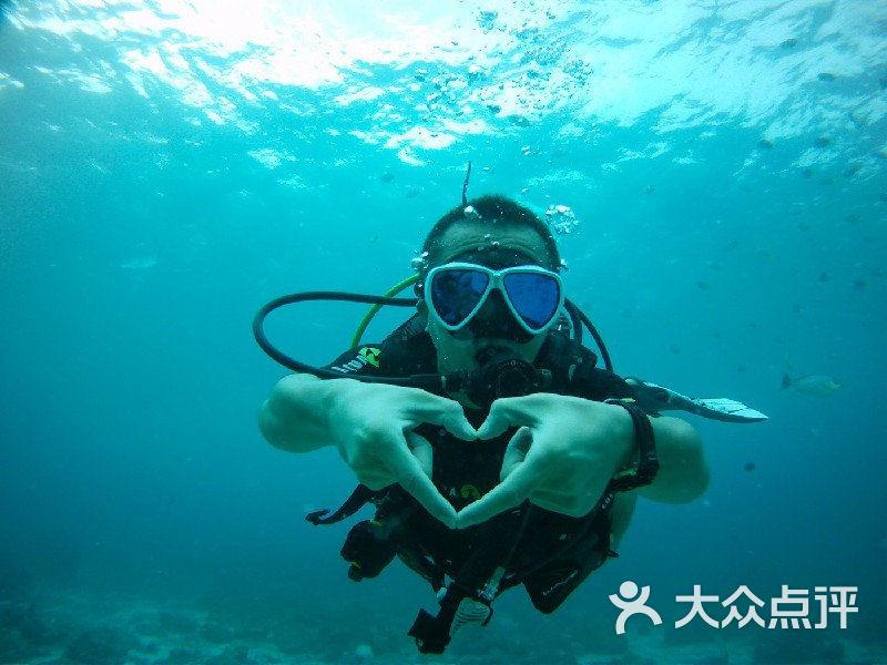 逃离破旧弃城
